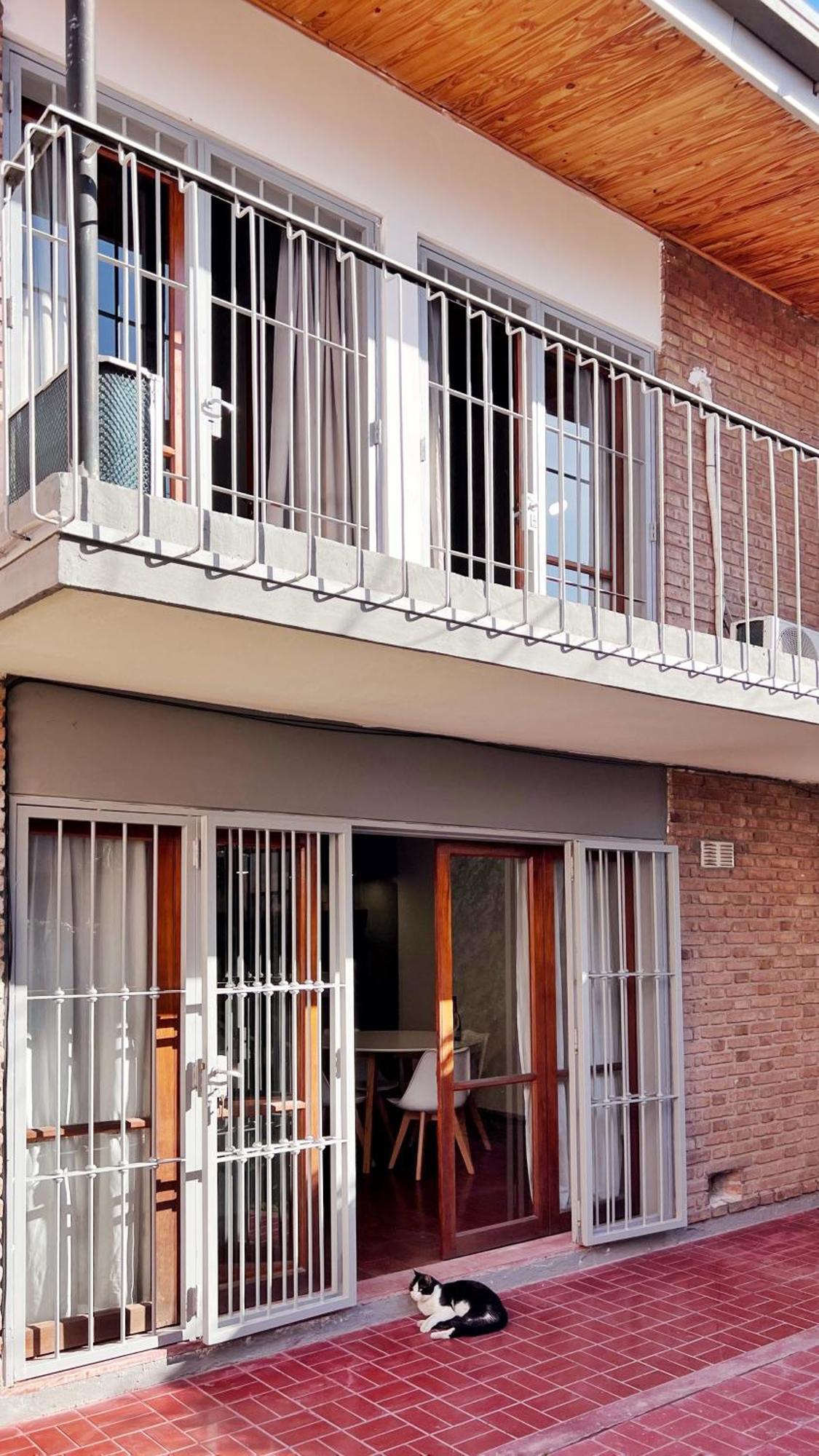 Duplex Mendoza Con Chochera Techada Eksteriør billede