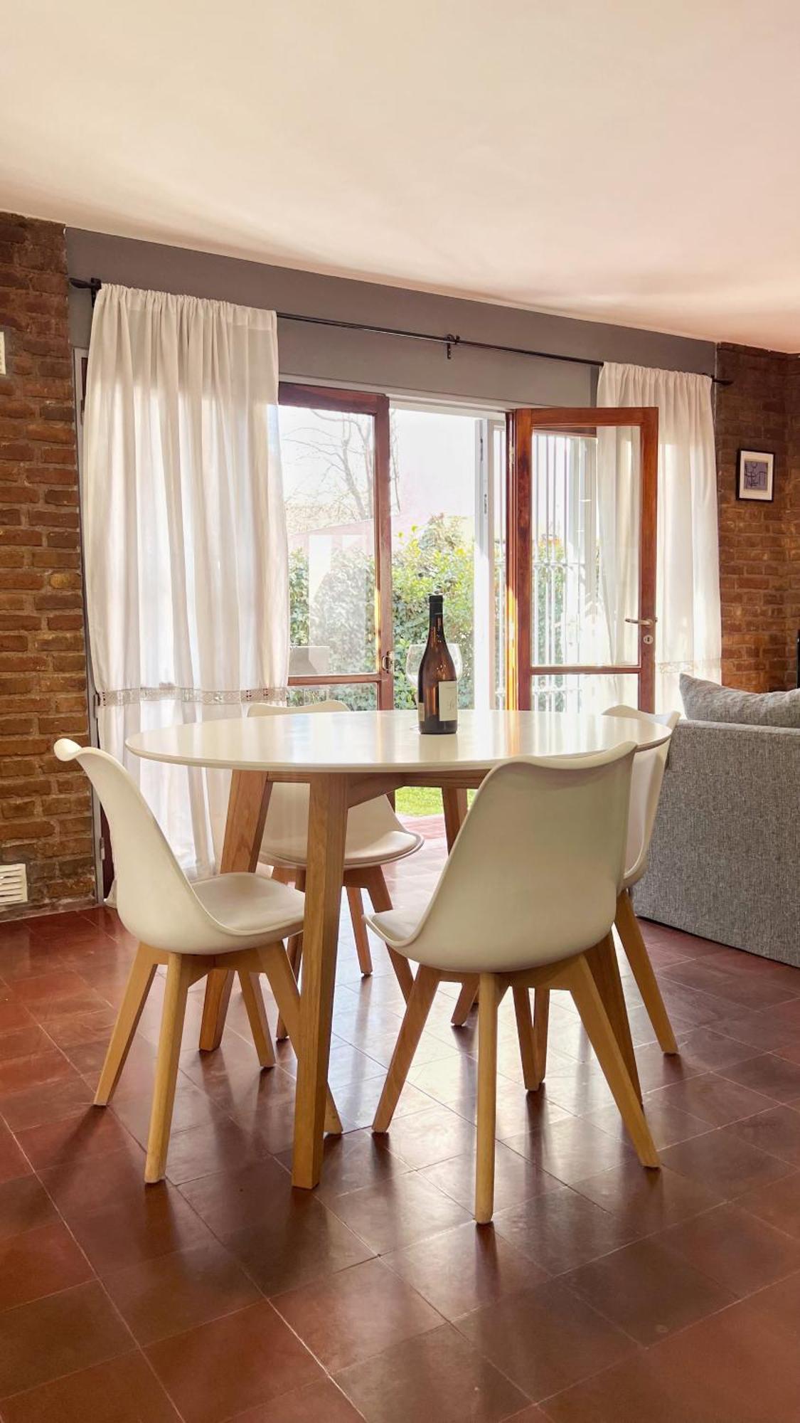 Duplex Mendoza Con Chochera Techada Eksteriør billede